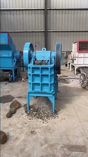 Small Jaw Crusher Crushing Rocks/Stones into Small Size Aggregate
