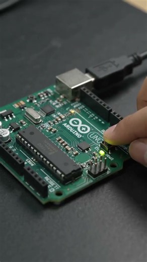 How do you program an Arduino Uno?