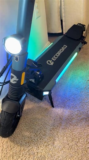 This scooter is such a great choice for daily rides or weekend fun! Use my code CQRXXI7D and save 5%. Link in bio. #ElectricScooter #ES4Scooter #ScooterLife #RideWithStyle #OutdoorFun | Tay