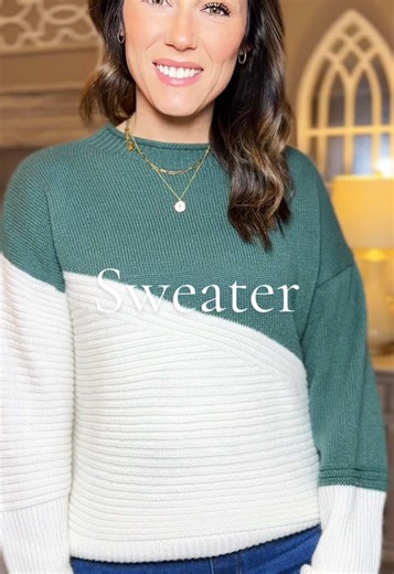 Love a good chunky color block sweater! #sweater #sweaters #sweateroutfits #colorblocksweater #chunkysweater Sweater. Sweaters. Sweater outfits. Colorblock sweater. Chunky sweater.