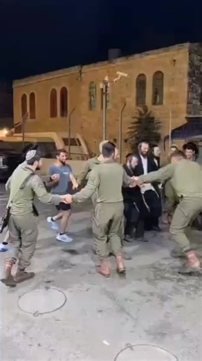 1.7K views · 63 reactions | So beautiful to see chasidim and chayalim dancing together with so much Achdus and Simcha 拾朗 #simchaspot | Simcha Spot | Facebook