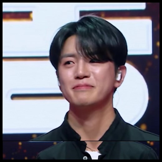 Donghun (A.C.E) Emotional Moment: Winning Top Tier Award