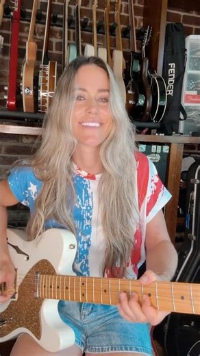 Solo cover “Courtesy of the red white and blue” (Toby Keith) by Andrea Benz