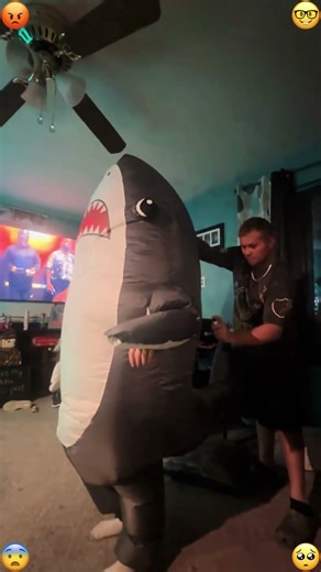 Funny spray prank #funny #funnyprank #prank #spray #funnyvideos