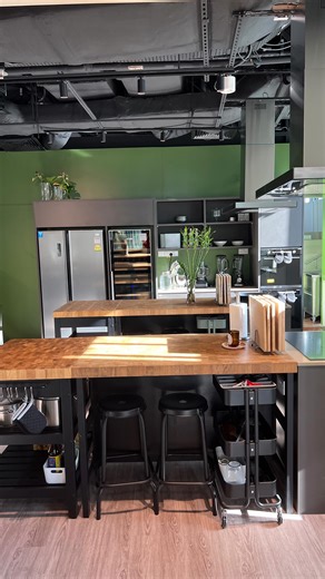 Our VIP studio 1 is now available for as low as 180SGD/hr and can easily accommodate 12-15 pax - great for smaller cooking classes, private dining, team building and events!! DM us or write us on info@communekitchen.com for more details. #communekitchen #communekitchensg #singaporecookingclasses #newschedule #cookingclass #newclass #newrecipes #foodlovers #foodart #singaporecooking #sgcooking #sgcookingclasses #sgcookingschool #sgfood #kitchenrental #singaporeevents #teambuildingsingapore | Comm