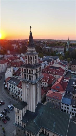 🇵🇱 BIELSKO - BIAŁA WIDOCZNE Z LOTU PTAKA O ZACHODZIE SŁOŃCA