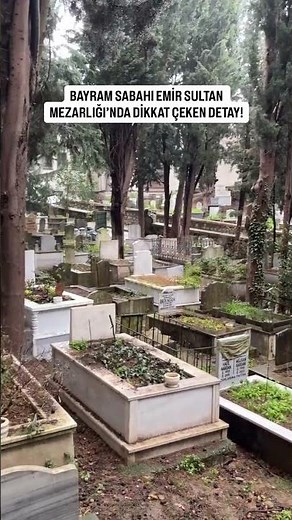 A REMARKABLE DETAIL AT EMIR SULTAN CEMETERY ON EID MORNING!