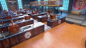 8.6K views · 110 reactions | En nuevo horario tendremos MasterChef Chile: JUEVES y DOMINGOS HOY descubriremos qué es lo tan terrible que trae la caja misteriosa  Esta noche #MasterChefCelebrityChile después de #Tele13  Revive el último capítulo aquí  https://bit.ly/39kWpnN | Canal 13 | Facebook