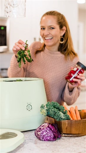 We’re celebrating the launch of the new Lomi (ad) Bloom kitchen composter by giving one away on our Instagram! (@ vegan) 🌱♻️ | World of Vegan