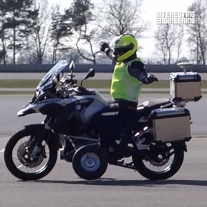 BMW unveils an autonomous motorcycle that aims to make riding safer. 🏍️ Via: @BMWmotorrad | Interesting Engineering