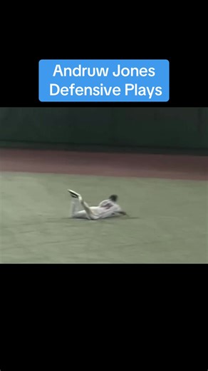 Andruw Jones' Best Defensive Plays in the 1990s