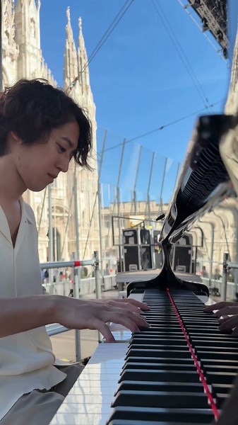 Gershwin - I got rhythm (inspired by Liszt's Un Sospiro) at Piazza del Duomo