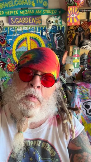 Welcome to The Bearded Hippie Wizard‘s Trash Art Studio ✌🏼💜✌🏼#trashart #studio #funky #fyp #art | The Bearded Hippie Wizard