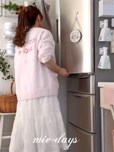 256.【おうち時間大好き主婦と猫３匹の日常】餃子の皮でラザニア/ホワイトラタン購品入＆IKEAとカフェ巡り｜猫と楽しむおうち時間 #01