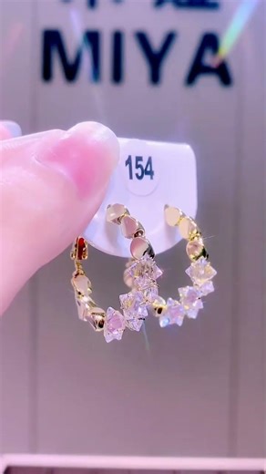 Snowflake Earrings #JewelryMatching#FashionJewelry #Earring Recommendations