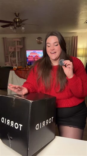 Georgia Rose Curve Model on Instagram: "Winter PR box from @torrid ❄️❄️❄️ #gifted #plussizemodel #biggirl #plussize #torrid #thickwomen #plussizefashionista #ad"