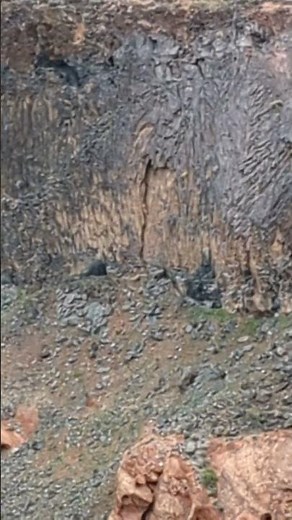 Nepheline Giant door near the Grand canyon???????