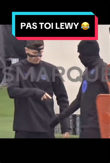 Non Lewy pas toi 😂😂 #lewandoski #lamineyamal #footballtiktok #devinelapersonne