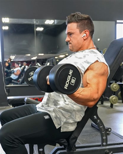 Abel Albonetti on Instagram: "ARM WORKOUT 💪 Swipe all the way over to save the full written workout! 📝 All new clothes from @zivi! Use code ABEL to save some 💴 💊 All supplements I take are from @muscletech! Use code ABEL to save 15%! #fitness #armworkout"