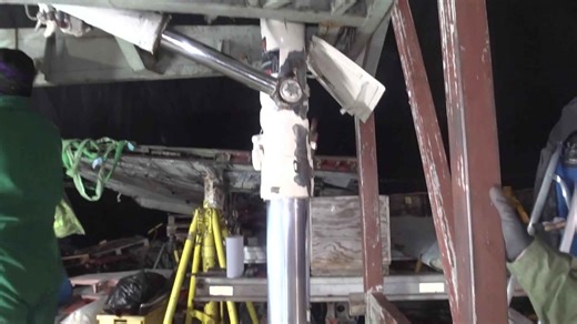 Restoring an F4 Phantom II opening the nose for the first time (1080p_50fps_H264-128kbit_AAC)