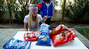 Did a blind fold taste test challenge of the new Lay's #passporttoflavor chips󾌵 things got WILD #ad https://www.youtube.com/watch?v=d88vzbYcDFM http://lnk2.io/aCXS8RL | iJustine
