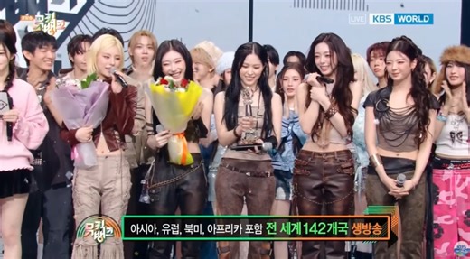 ITZY wins with “TUNNEL VISION”   Stunning performance on November 21st’s ‘Music Bank’!