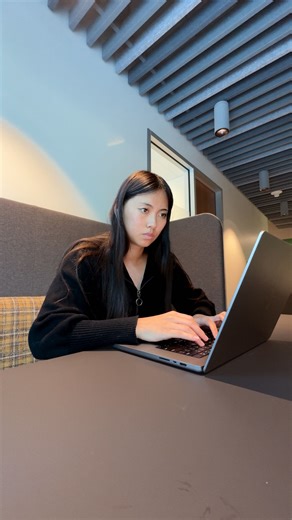 Sarah Li on Instagram: "another day another day in my life as a software engineer 👷 #devlog #softwareengineers #techgirl #diml #corporatelife"