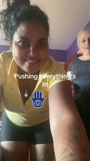 Sasha Live: Exploring Fame and Connections