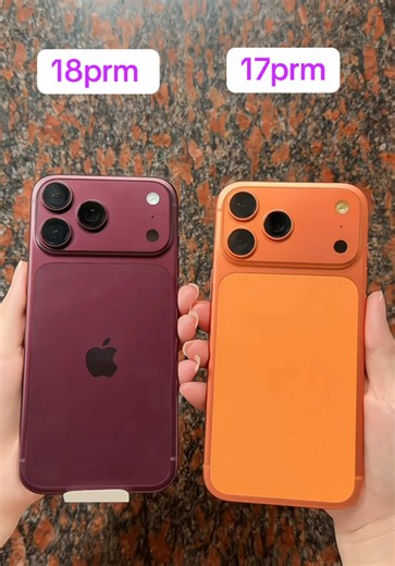 So sánh màu iphone 17prm và 18prm. Iphone 18 promax màu đỏ năm nay cũng khá đẹp. Nhưng bị bám vân tay khá nhiều và rõ. Nếu ai dùng máy trần (không dùng ốp) thì nên chọn màu bạc hoặc xanh! #iphone #iphone18 #iphone18promax #sosanh #sosanhiphone