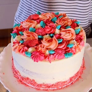 1.9M views · 10K reactions | Easy Buttercream Piping Techniques By: Cake Style | MetDaan Cakes | Facebook