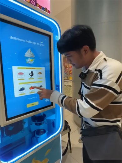 TRENDING ICE CREAM VENDING MACHINE(GRABE MERON PALA NITO!!)#fyp #foryoupage❤️❤️ #videos #vairalvideo