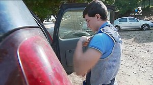 Avec deux ans de pratique seulement, Lisandru Massiani vient de remporter le championnat de France cadet de ball trap en fosse universelle. Un premier titre prometteur qui fait rêver le jeune balanin et son principal soutien, son père, à une carrière internationale. Un reportage d'Emilie Arraudeau et hristian Giugliano | France 3 Corse ViaStella