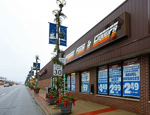 Apartments for Rent in 60453, Oak Lawn, IL with Spacious Closets