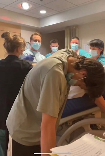 That time my boyfriend passed out after I gave birth 😂 #fyp #ohno