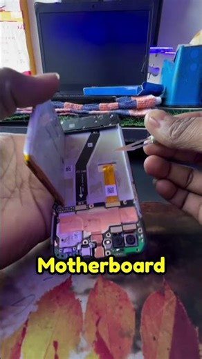 He cuts flex cable
