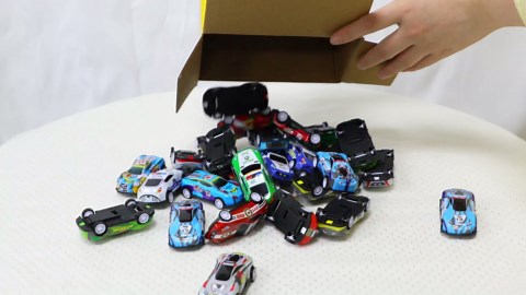 28 pcs Pull Back Cars Toys for Kids, Party Favors Treasure Box for Classroom Prizes Mini Vehicles Race Cars Toys Bulk Xmas Gifts Pinata Goodie Bag Stocking Stuffers for Boys Girls Toddlers