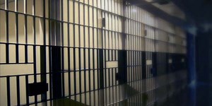 Dixon Correctional officer arrested for reportedly trying to smuggle drugs into prison