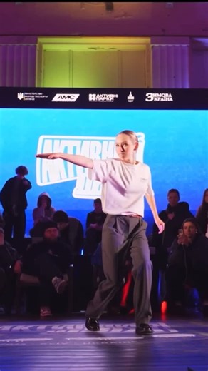 VLADA RUTA | POPPING DANCER on Instagram: "FINAL POPPING ROUND🏆 Moonwalker & Pivtorachka 📍 @actyvnyi_dvizh Організатор - «Агенція масового спорту України @sportforall_ua у межах програми Президента «Активні парки» @aktyvni_parky за підтримки Міністерства молоді та спорту. Окрема вдячність за організацію баттлів, паппінг номінації та підтримку @boogaloofreak @m.dumendyak 🔥 Дяка за суддівство @poppin_glitch 🙅🏼‍♀️ Вдячна всьому паппінг комьюніті, навіть кого не було поряд, за настрій, підтримк