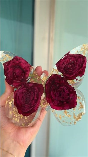 Preserving Flowers in Resin forever 🥀 #resinart