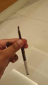 Don't buy: Rimmel London eye liner (my personal experience)