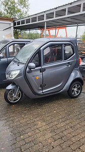 Weltneuheit Kabinenroller Wave 25/45 km/h, 3000 Watt, 70 km Reichweite, 72V/58Ah Akku von Elektroroller Futura mehr Infos, Fotos und Videos unter elektroroller-futura.de #kabinenroller #emobil #elektromobil #elektrorollerfutura #eauto | Elektroroller-Futura
