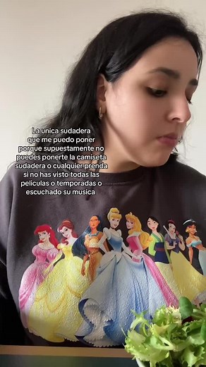 Sudadera de Princesas: Humor y Moda