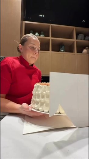 petition to make red my every day color☝🏼 | Earthy Jane