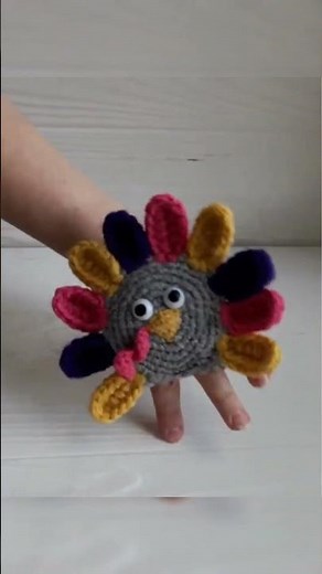 Thanksgiving crochet, Kids hand Turkey Finger Puppets, Friendsgiving decor Pattern PDF