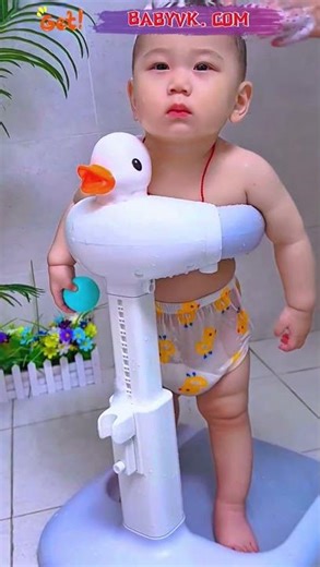 Baby Bath Stand – No More Slips or Messes While Bathing Your Baby #BabySafety #BabyBath