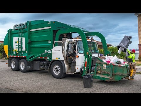 Autocar WXLL - McNeilus Pacific Series Garbage Truck