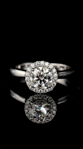 The college sweethearts' proposal ring that looks insanely expensive on a smart budget. 💎
