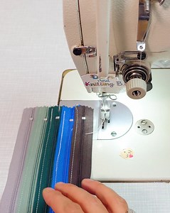 311K views · 1.2K reactions | DIY pizza slice zipper pouch / pencil case - Easy sewing tutorial!  Try this fun sewing project! 朗 DIY | Decor And Knitting | Facebook