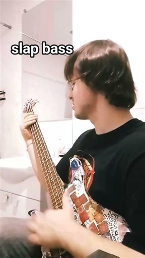 just slapping bass in a toilet #slap #funk #music #bathroom