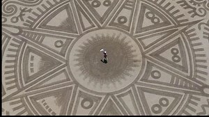 満潮になれば消えてしまう……砂に描かれたアート - BBCニュース